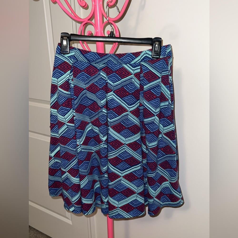 Women’s Medium LuLaRoe Skirt with pockets